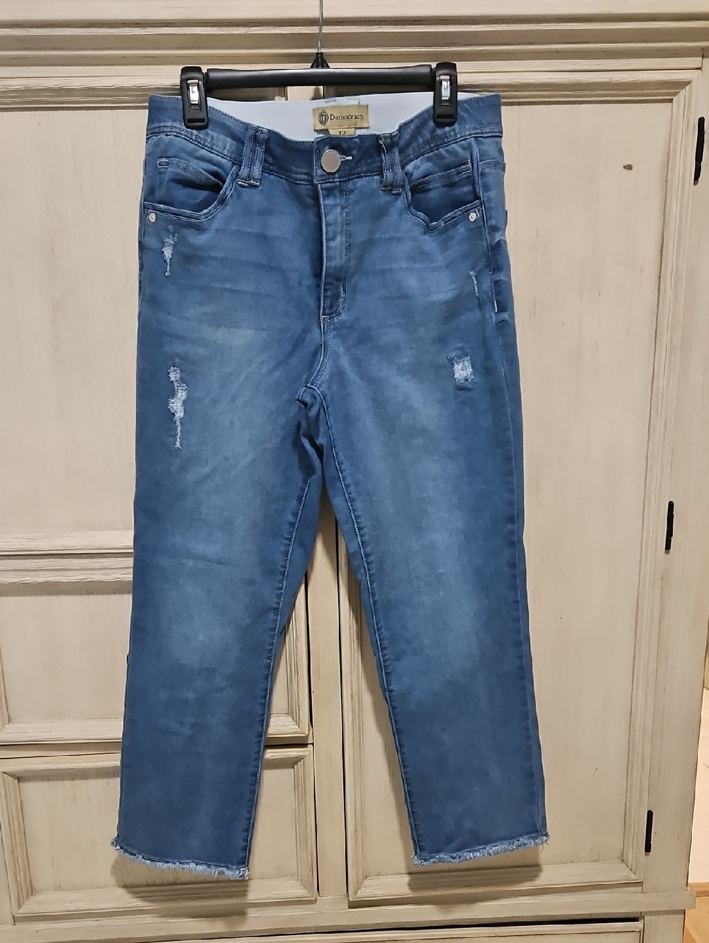 Democracy Women's Light Blue Cropped Distressed Jeans